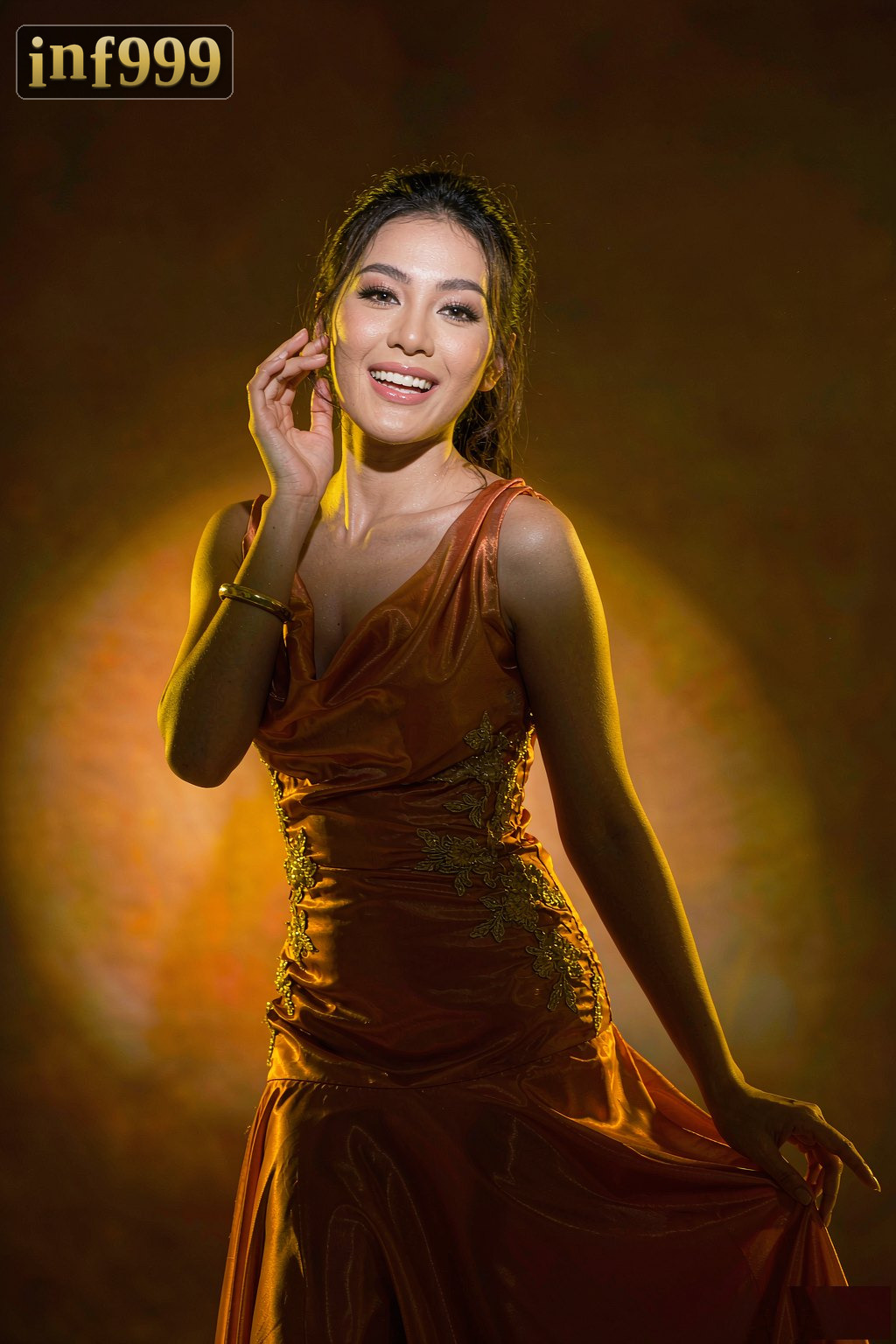 ပင်မစာမျက်နှာ ပုံ ၈